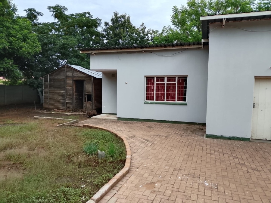 5 Bedroom Property for Sale in Roosheuwel North West